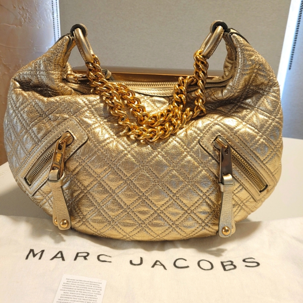 Marc Jacobs Metallic Bronze Gold Hobo Banana Shoulder Handbag. Quilted Elegance